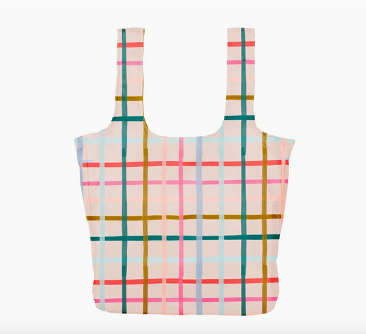 Lightweight twist-and-shout tote bag that folds into a pouch, ideal for the beach, shopping, or carrying lunch. Durable, rip-proof material with roomy interior.